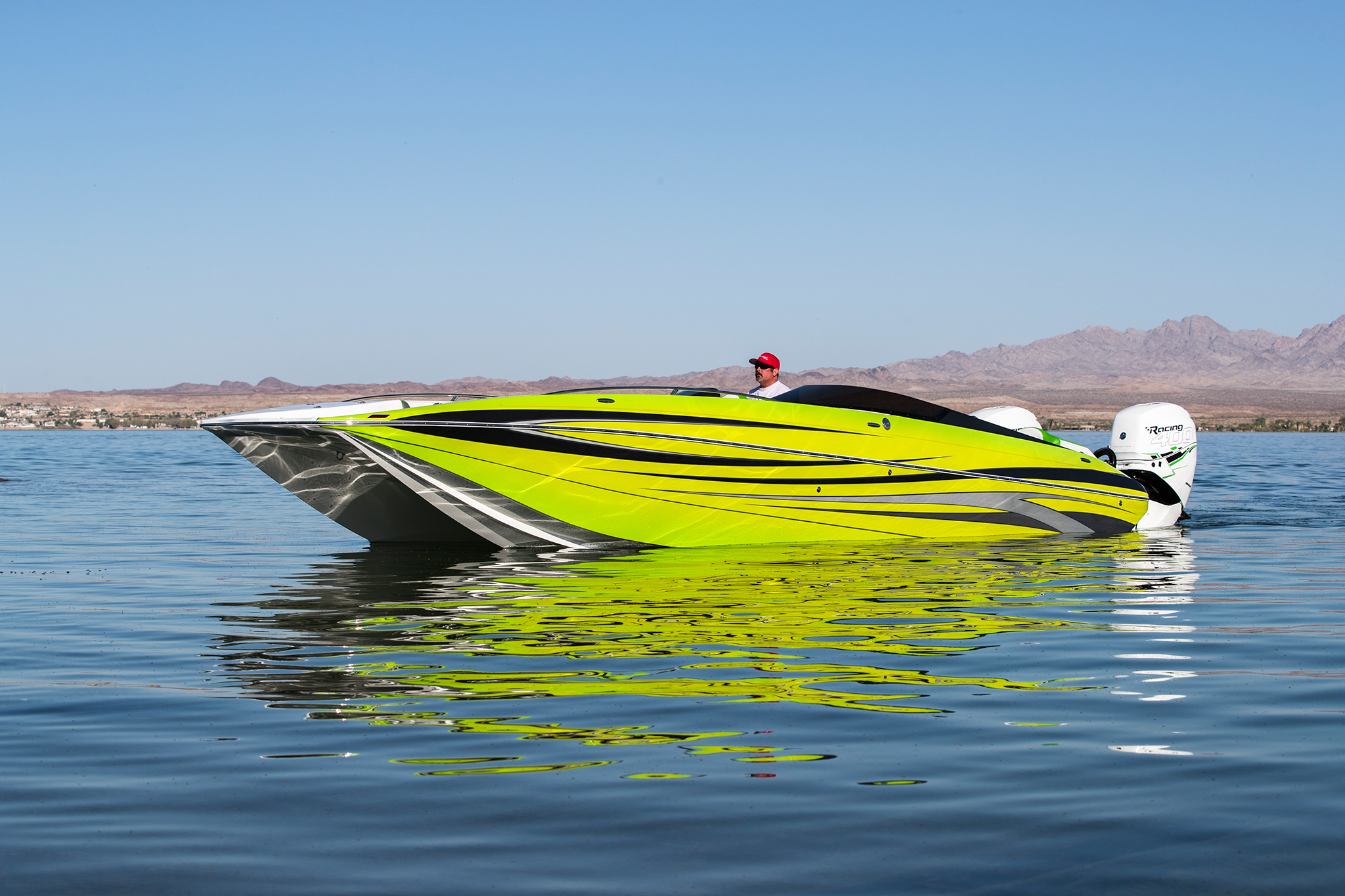 29′ Deck Boat OB